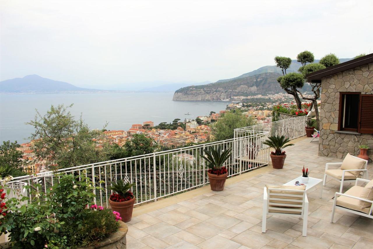 Mirasorrento Villa ภายนอก รูปภาพ