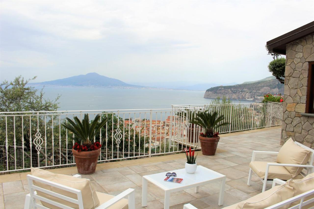 Mirasorrento Villa ภายนอก รูปภาพ